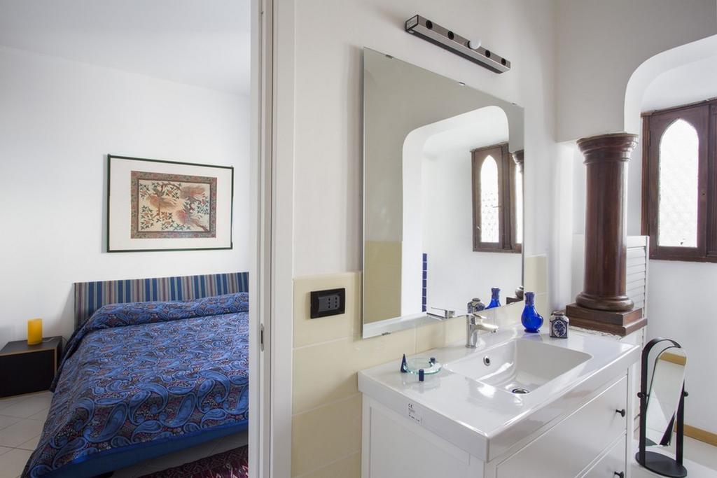 Apartment Montebello Rome